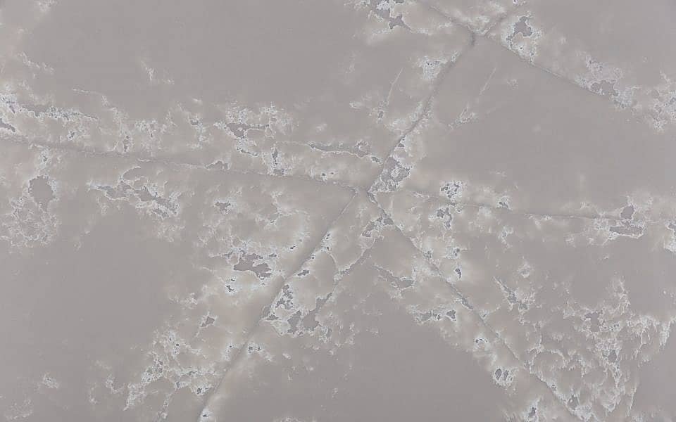 фрагмент Etna Quartz 023 White Ice